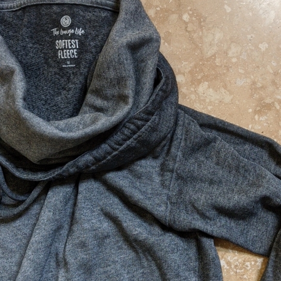 Pullover - Picture 2 of 3